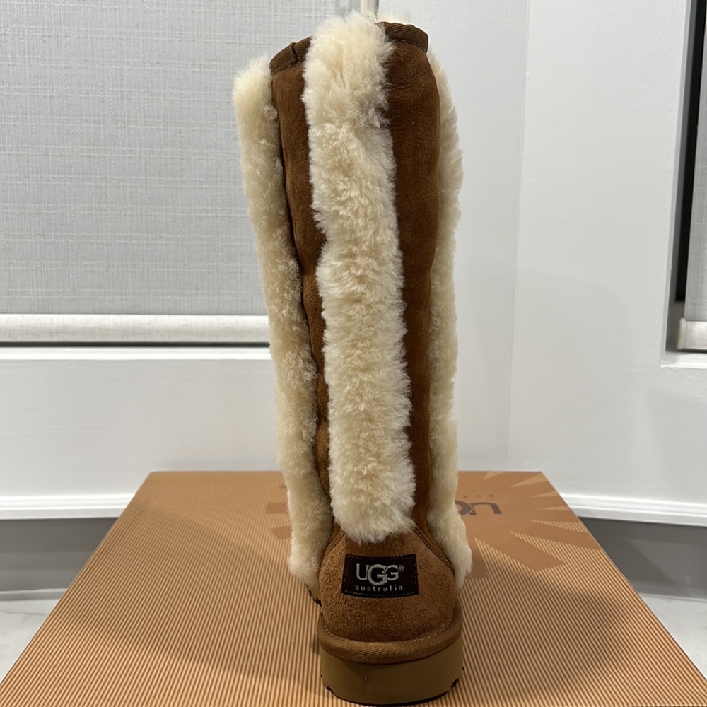 UGG Australia kids tall boots size 1 - Picture 2 of 6